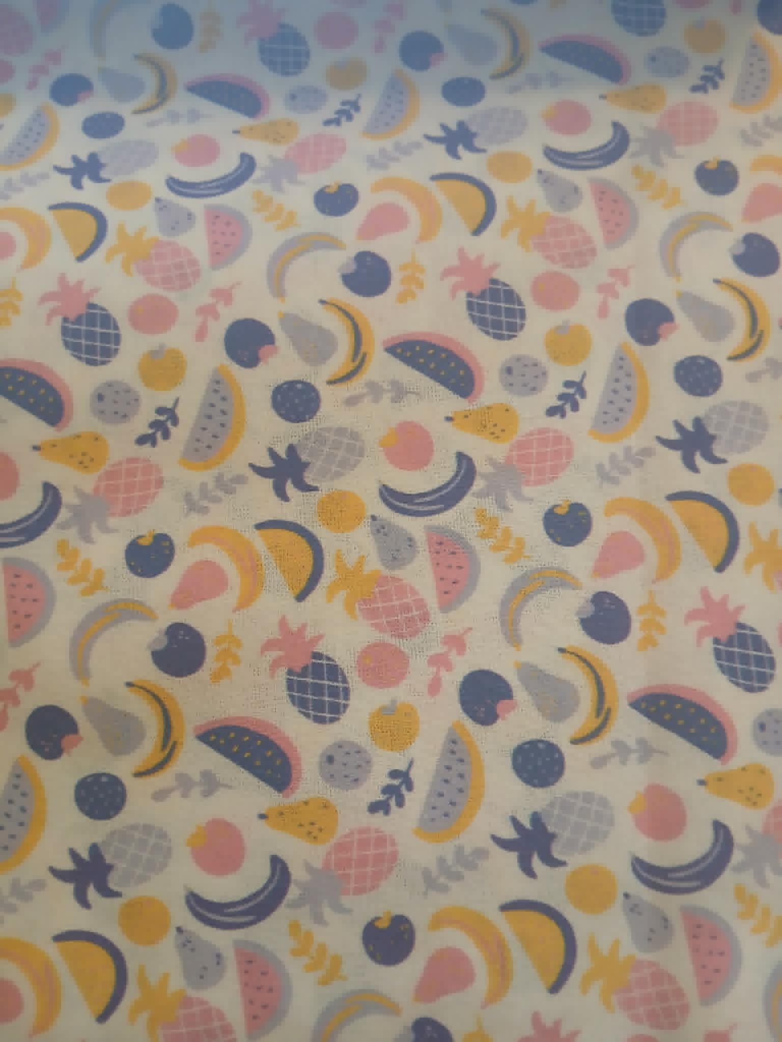 Tissu éventail motif fruits ananas pastèque banane pastel