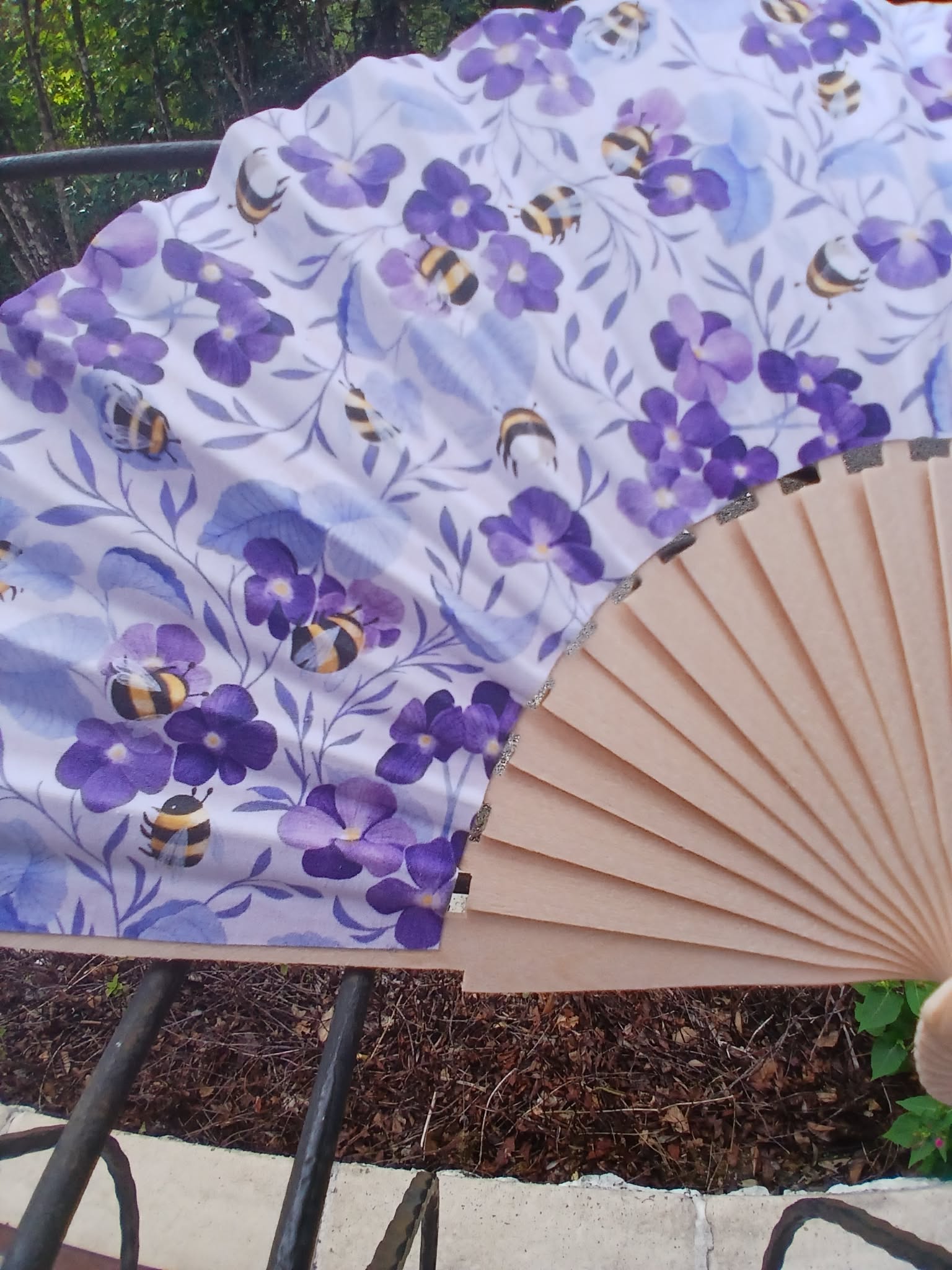 Éventail Violettes Buissonnières – Image 4