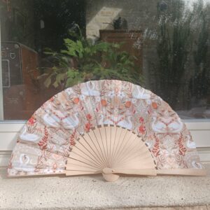 Éventail artisanal motif cygnes romantiques, édition ultra limitée Souffle d'Élégance